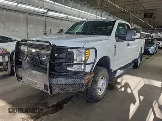2017 Ford F-350 with VIN 1FT7X3B62HEE09676, listed as a IAAI auction lot 42727709 with 154,269 mi miles and . Bid and sale history available at DreamBid. Image 5.