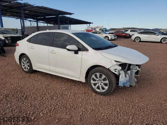 2024 Toyota Corolla LE with VIN JTDB4MEE8R3016533, listed as a Copart auction lot 51177395 with 40,432 mi miles and Salvage Title. Bid and sale history available at carsss.com. Image 4.