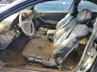 2003 Mercedes-Benz C 230 Kompressor z VIN WDBRN40J43A455536, wystawiony jako Copart lot #74631624 z przebiegiem Nie podano mil oraz Szkoda całkowita • Salvage title. Historia ofert i sprzedaży dostępna na DreamBid. Obrazek 7.