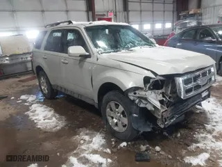 2009 Ford Escape Limited with VIN 1FMCU04729KB40170, listed as a IAAI auction lot 41609317 with 152,153 mi miles. Bid and sale history available at carsss.com. Image 1.