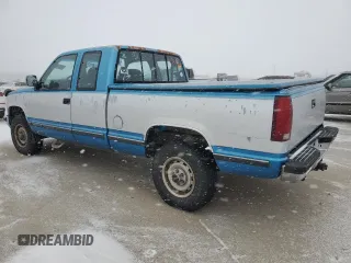 1992 GMC Sierra 2500 z VIN 2GTFK29K3N1539843, wystawiony jako Copart lot #45037335 z przebiegiem 146 355 mil mil oraz Szkody całkowita. Historia ofert i sprzedaży dostępna na DreamBid. Obrazek 2.