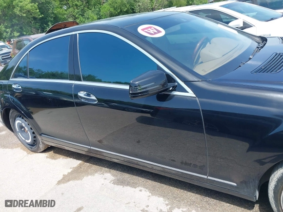 2013 Mercedes-Benz S-Class S 550 with VIN WDDNG7DB7DA531529, listed as a IAAI auction lot 41999063 with 121,561 mi miles. Bid and sale history available at carsss.com. Image 13.