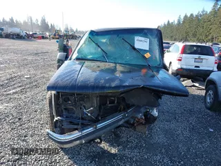 1999 GMC Suburban z VIN 3GKFK16R2XG524342, wystawiony jako IAAI lot #41682292 z przebiegiem 161 536 mil mil oraz . Historia ofert i sprzedaży dostępna na DreamBid. Obrazek 12.