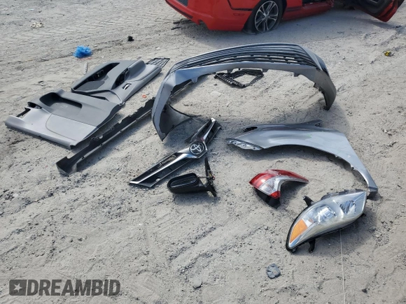 2018 Toyota Sienna XLE Auto Access Seat with VIN 5TDYZ3DC4JS903412, listed as a Copart auction lot 62653285 with 111,939 mi miles and Salvage title. Bid and sale history available at DreamBid. Image 13.