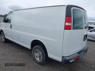 2004 Chevrolet Express Cargo Van with VIN 1GCGG25U241237297, listed as a IAAI auction lot 41664015 with 1 mi miles. Bid and sale history available at carsss.com. Image 3.