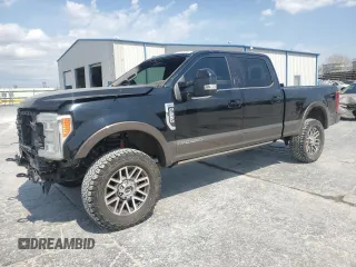 2017 Ford F-250 Lariat z VIN 1FT7W2BT1HEC74225, wystawiony jako Copart lot #50947075 z przebiegiem 162 896 mil mil oraz Szkoda całkowita • Salvage title. Historia ofert i sprzedaży dostępna na DreamBid. Obrazek 1.
