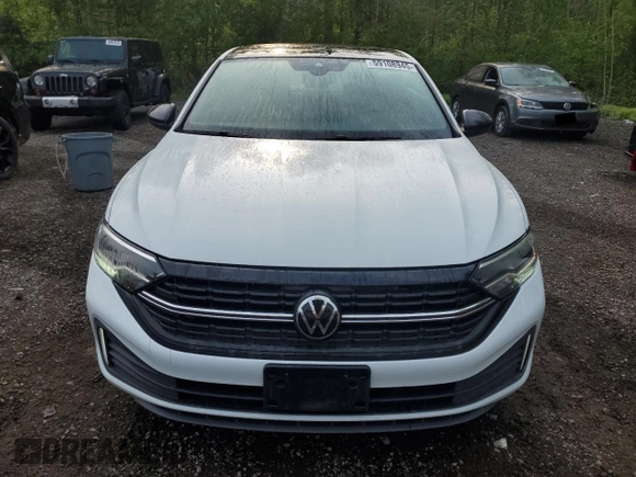 2024 Volkswagen Jetta SE with VIN 3VWSM7BU2RM093228, listed as a Copart auction lot 59108945 with 30,565 mi miles and Salvage title. Bid and sale history available at DreamBid. Image 5.