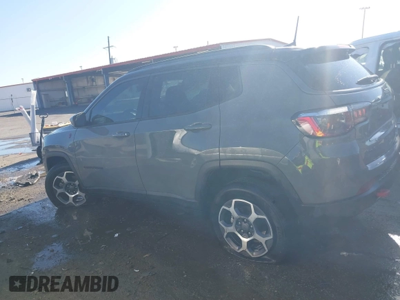 2022 Jeep Compass Trailhawk z VIN 3C4NJDDBXNT108822, wystawiony jako IAAI lot #41158116 z przebiegiem 41 368 mil mil oraz . Historia ofert i sprzedaży dostępna na DreamBid. Obrazek 14.
