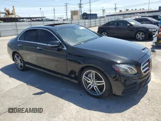2020 Mercedes-Benz E 350 z VIN W1KZF8DB9LA809419, wystawiony jako Copart lot #57158485 z przebiegiem 61 201 mil mil oraz Szkoda całkowita • Salvage title. Historia ofert i sprzedaży dostępna na DreamBid. Obrazek 4.