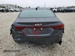 2024 Kia Forte LXS with VIN 3KPF24ADXRE789386, listed as a Copart auction lot 42318845 with 28,600 mi miles and Salvage Title. Bid and sale history available at carsss.com. Image 6.