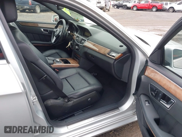 2012 Mercedes-Benz E 350 Luxury with VIN WDDHF8JB2CA655121, listed as a IAAI auction lot 41952558 with 106,155 mi miles and . Bid and sale history available at carsss.com. Image 5.