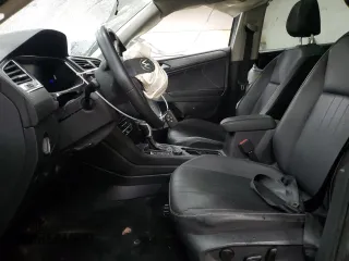 2023 Volkswagen Tiguan SE z VIN 3VVMB7AX5PM029437, wystawiony jako Copart lot #44902825 z przebiegiem 54 167 mil mil oraz Szkoda całkowita • Salvage title. Historia ofert i sprzedaży dostępna na DreamBid. Obrazek 7.