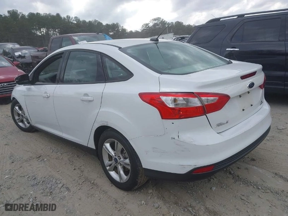 2014 Ford Focus SE with VIN 1FADP3F28EL251657, listed as a IAAI auction lot 41724241 with 137,006 mi miles. Bid and sale history available at carsss.com. Image 3.