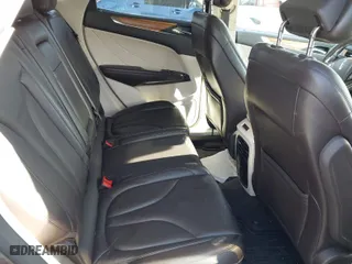 2016 Lincoln MKC Select with VIN 5LMCJ2D95GUJ08172, listed as a IAAI auction lot 41504279 with 73,425 mi miles. Bid and sale history available at carsss.com. Image 8.