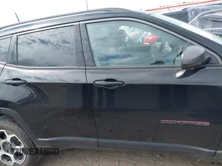 2022 Jeep Compass Trailhawk with VIN 3C4NJDDB8NT114134, listed as a IAAI auction lot 42428245 with 34,589 mi miles and . Bid and sale history available at DreamBid. Image 13.
