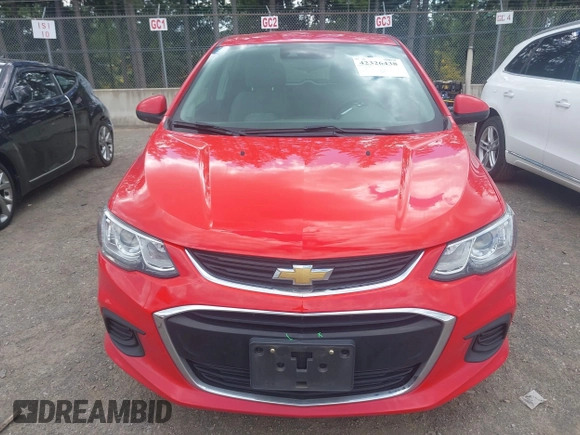 2020 Chevrolet Sonic LT z VIN 1G1JG6SB2L4115688, wystawiony jako IAAI lot #42326438 z przebiegiem 33 871 mil mil oraz . Historia ofert i sprzedaży dostępna na DreamBid. Obrazek 6.