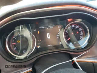 2019 Dodge Challenger SXT z VIN 2C3CDZAG2KH524724, wystawiony jako Copart lot #52202495 z przebiegiem 125 667 mil mil oraz Szkoda całkowita • Salvage title. Historia ofert i sprzedaży dostępna na DreamBid. Obrazek 9.