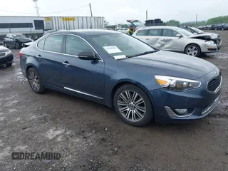 2015 Kia Cadenza Premium z VIN KNALN4D76F5194555, wystawiony jako IAAI lot #42280608 z przebiegiem 118 183 mil mil oraz . Historia ofert i sprzedaży dostępna na DreamBid. Obrazek 1.