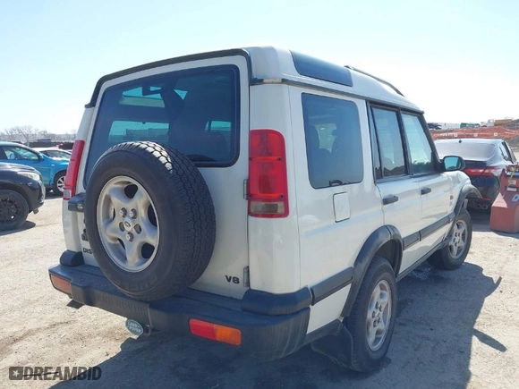 2000 Land Rover Discovery Series II w/Cloth with VIN SALTY124XYA262828, listed as a IAAI auction lot 41769729 with 215,711 mi miles. Bid and sale history available at carsss.com. Image 4.