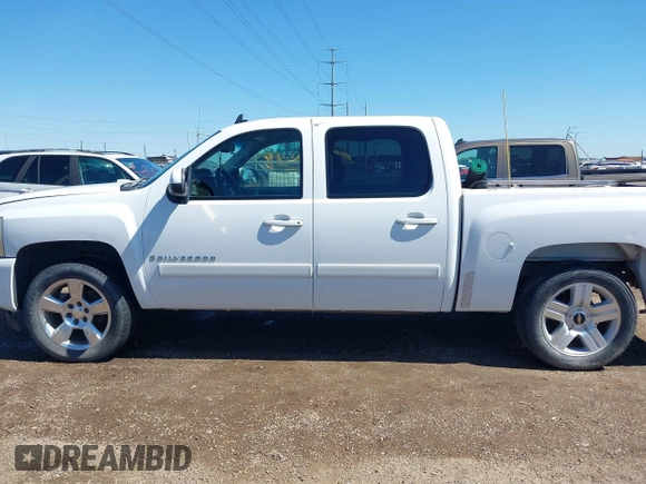 2008 Chevrolet Silverado 1500 1LT with VIN 3GCEC13058G305273, listed as a IAAI auction lot 41630003 with 301,420 mi miles and . Bid and sale history available at DreamBid. Image 13.