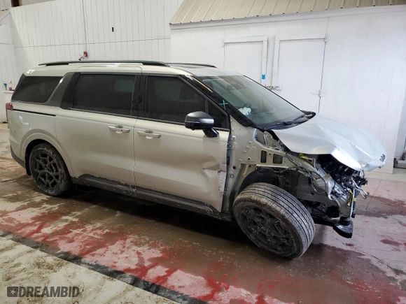 2025 Kia Carnival SX Prestige with VIN KNDNE5K34S6468115, listed as a Copart auction lot 47454105 with 1,525 mi miles and Salvage Title. Bid and sale history available at carsss.com. Image 4.
