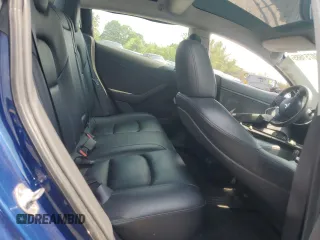 2021 Tesla Model 3 Long Range z VIN 5YJ3E1EB5MF853256, wystawiony jako Copart lot #60751685 z przebiegiem 58 959 mil mil oraz Szkoda całkowita • Salvage title. Historia ofert i sprzedaży dostępna na DreamBid. Obrazek 10.