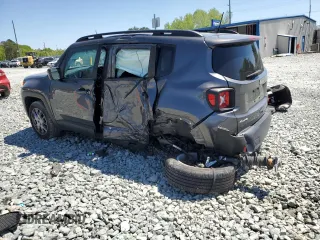 2019 Jeep Renegade Latitude z VIN ZACNJBBB3KPK72100, wystawiony jako Copart lot #53687245 z przebiegiem Nie podano mil oraz Szkoda całkowita • Salvage title. Historia ofert i sprzedaży dostępna na DreamBid. Obrazek 2.