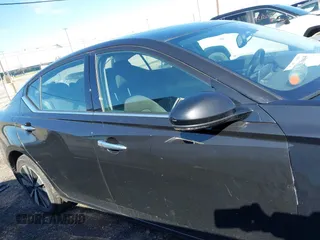 2020 Nissan Altima SV z VIN 1N4BL4DW5LN300300, wystawiony jako IAAI lot #42123005 z przebiegiem 143 185 mil mil oraz . Historia ofert i sprzedaży dostępna na DreamBid. Obrazek 13.