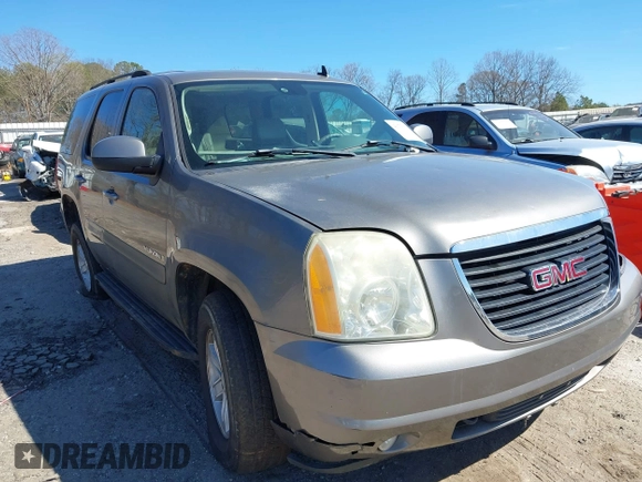 2007 GMC Yukon SLT z VIN 1GKFC13007J138584, wystawiony jako IAAI lot #41750793 z przebiegiem Nie podano mil oraz . Historia ofert i sprzedaży dostępna na DreamBid. Obrazek 1.