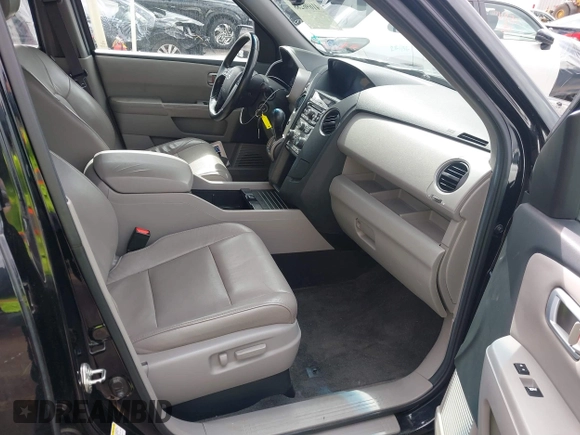 2013 Honda Pilot EX-L with VIN 5FNYF4H56DB007700, listed as a IAAI auction lot 41696288 with 167,658 mi miles. Bid and sale history available at carsss.com. Image 5.