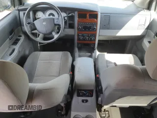 2008 Dodge Durango SLT z VIN 1D8HB48N68F130802, wystawiony jako Copart lot #52369935 z przebiegiem 235 802 mil mil oraz Szkoda całkowita • Salvage title. Historia ofert i sprzedaży dostępna na DreamBid. Obrazek 8.