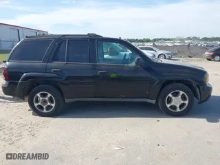 2007 Chevrolet TrailBlazer LS with VIN 1GNDS13S672255756, listed as a IAAI auction lot 42080597 with 194,335 mi miles. Bid and sale history available at carsss.com. Image 15.