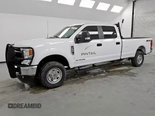 2022 Ford F-250 XL z VIN 1FT7W2BT3NEC38239, wystawiony jako Copart lot #61091155 z przebiegiem 104 967 mil mil oraz Czysty tytuł • Clean title. Historia ofert i sprzedaży dostępna na DreamBid. Obrazek 1.