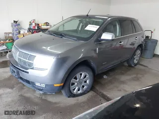 2009 Lincoln MKX with VIN 2LMDU88CX9BJ13291, listed as a IAAI auction lot 41528888 with 113,011 mi miles. Bid and sale history available at carsss.com. Image 17.