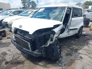 2013 Kia Soul + z VIN KNDJT2A63D7754484, wystawiony jako IAAI lot #42011255 z przebiegiem 219 117 mil mil oraz . Historia ofert i sprzedaży dostępna na DreamBid. Obrazek 23.
