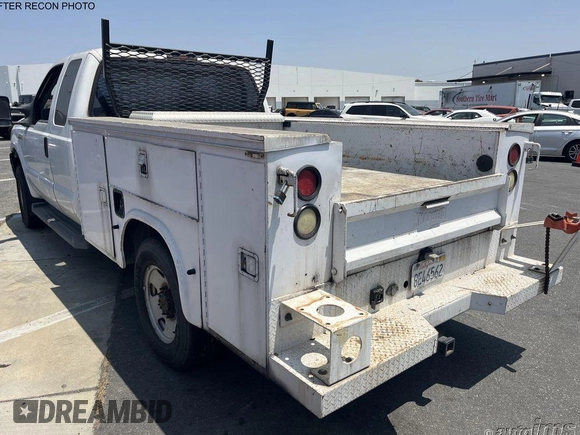 2006 Ford F-250 z VIN 1FDSX215X6ED85987, wystawiony jako IAAI lot #42764950 z przebiegiem 185 352 mil mil oraz . Historia ofert i sprzedaży dostępna na DreamBid. Obrazek 7.