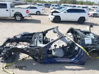 2017 Chevrolet Corvette Z51 1LT z VIN 1G1YH2D73H5114175, wystawiony jako IAAI lot #40699522 z przebiegiem Nie podano mil oraz . Historia ofert i sprzedaży dostępna na DreamBid. Obrazek 6.
