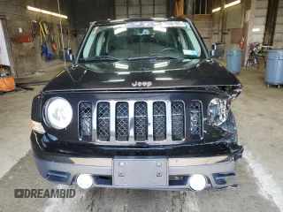 2014 Jeep Patriot Latitude with VIN 1C4NJPFB0ED890696, listed as a Copart auction lot 55581825 with 70,030 mi miles and Salvage title. Bid and sale history available at DreamBid. Image 5.