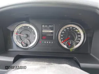 2017 Ram 1500 Express z VIN 3C6RR7KT2HG796410, wystawiony jako IAAI lot #41771608 z przebiegiem 140 662 mil mil oraz . Historia ofert i sprzedaży dostępna na DreamBid. Obrazek 7.