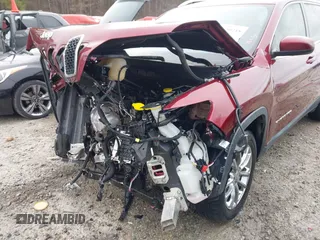 2019 Jeep Cherokee Latitude Plus with VIN 1C4PJLLBXKD278488, listed as a IAAI auction lot 41750218 with 83,203 mi miles. Bid and sale history available at carsss.com. Image 6.