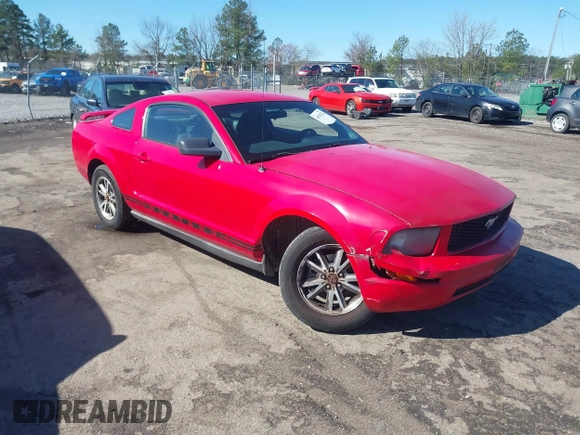 2005 Ford Mustang Deluxe with VIN 1ZVFT80N255128730, listed as a IAAI auction lot 41821271 with 324,513 mi miles. Bid and sale history available at carsss.com. Image 1.
