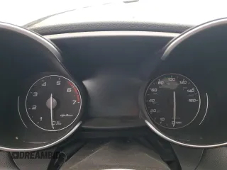 2019 Alfa Romeo Giulia z VIN ZARFAMAN6K7598202, wystawiony jako Copart lot #50883345 z przebiegiem Nie podano mil oraz Szkoda całkowita • Salvage title. Historia ofert i sprzedaży dostępna na DreamBid. Obrazek 9.