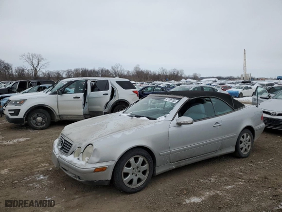 2002 Mercedes-Benz CLK-Class with VIN WDBLK65G42T128662, listed as a Copart auction lot 42185155 with 93,905 mi miles and Salvage Title. Bid and sale history available at carsss.com. Image 1.