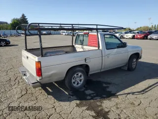 1996 Nissan Frontier XE z VIN 1N6SD11SXTC371962, wystawiony jako Copart lot #52947535 z przebiegiem 256 352 mil mil oraz Czysty tytuł • Clean title. Historia ofert i sprzedaży dostępna na DreamBid. Obrazek 3.