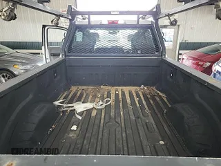 2017 Ford F-250 Lariat z VIN 1FT7W2B63HED19790, wystawiony jako IAAI lot #42791472 z przebiegiem 77 237 mil mil oraz . Historia ofert i sprzedaży dostępna na DreamBid. Obrazek 31.