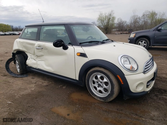 2013 MINI Cooper Hardtop with VIN WMWSU3C53DT680323, listed as a Copart auction lot 52018235 with 89,124 mi miles and Salvage Title. Bid and sale history available at carsss.com. Image 4.