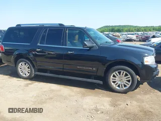 2013 Lincoln Navigator z VIN 5LMJJ3J54DEL08819, wystawiony jako IAAI lot #42234551 z przebiegiem 235 518 mil mil oraz . Historia ofert i sprzedaży dostępna na DreamBid. Obrazek 14.