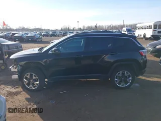 2018 Jeep Compass Limited with VIN 3C4NJDCB4JT501582, listed as a IAAI auction lot 40843136 with 62,986 mi miles. Bid and sale history available at carsss.com. Image 14.