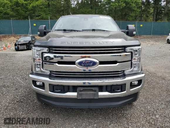 2019 Ford F-350 XL with VIN 1FT8X3BT7KEE97173, listed as a Copart auction lot 64041095 with 85,943 mi miles and Clean title. Bid and sale history available at DreamBid. Image 5.