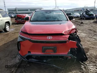 2024 Toyota bZ4X XLE z VIN JTMABACA3RA076814, wystawiony jako Copart lot #47046235 z przebiegiem 18 457 mil mil oraz Szkody całkowita. Historia ofert i sprzedaży dostępna na DreamBid. Obrazek 5.